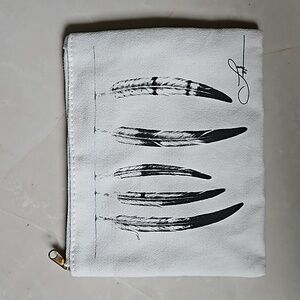 BRAND NEW FOREVER 21 COSMETIC POUCH